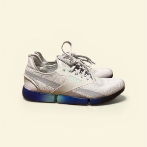 Reebok White and Blue Gradient Sneakers